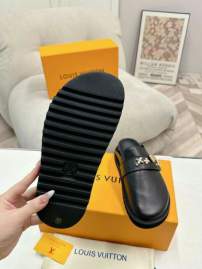 Picture of Louis Vuitton Slippers _SKULVsz35-45mnf10071100